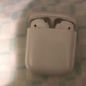 Wireless Earbuds with Charging Case - White
